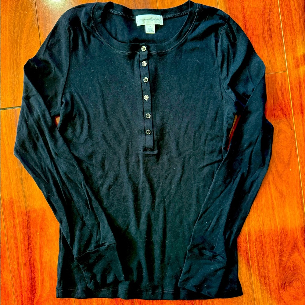 NWOT Treasure & Bond Black Henley size medium